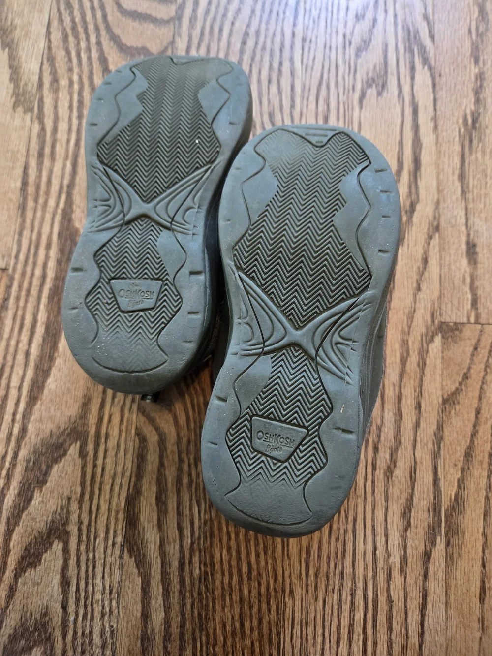 OshKosh B'gosh Olive and Gray Hook-and-Loop Sneakers - Toddler 10